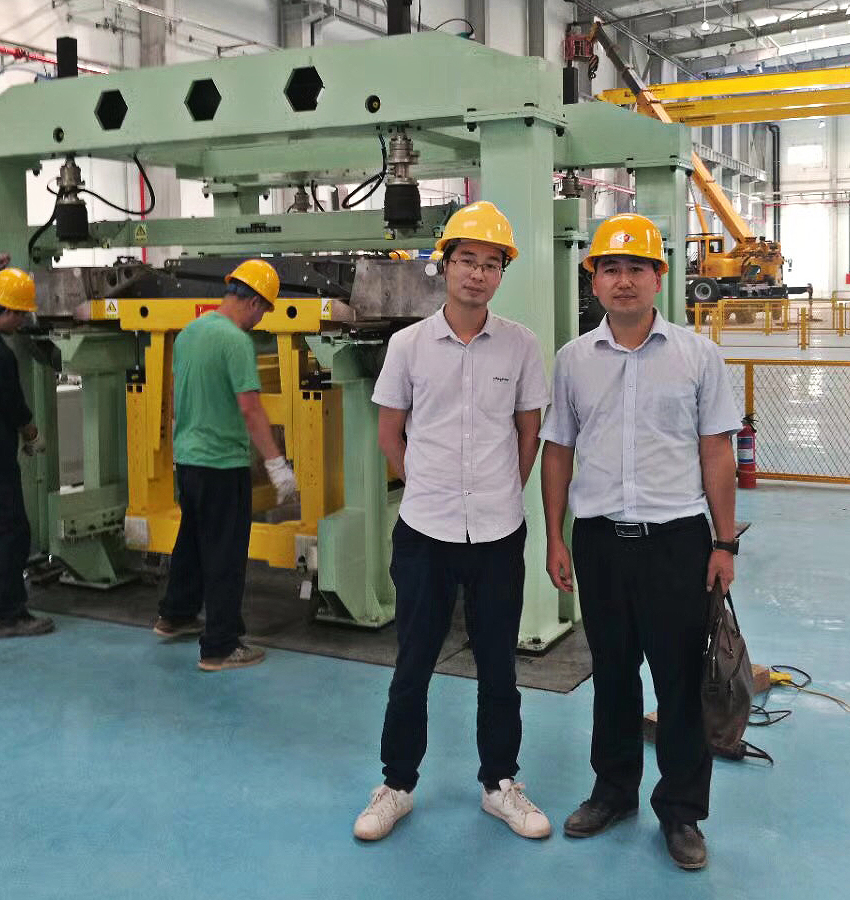 基準(zhǔn)工業(yè)設(shè)計(jì)總監(jiān)劉坤、基準(zhǔn)設(shè)計(jì)機(jī)構(gòu)大區(qū)副總經(jīng)理劉開3.JPG